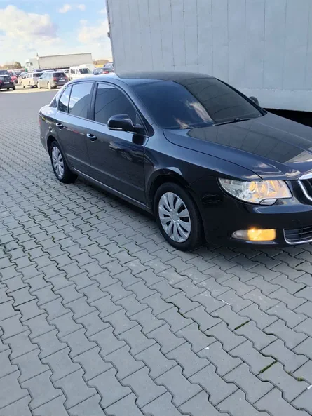 Skoda Superb 2011