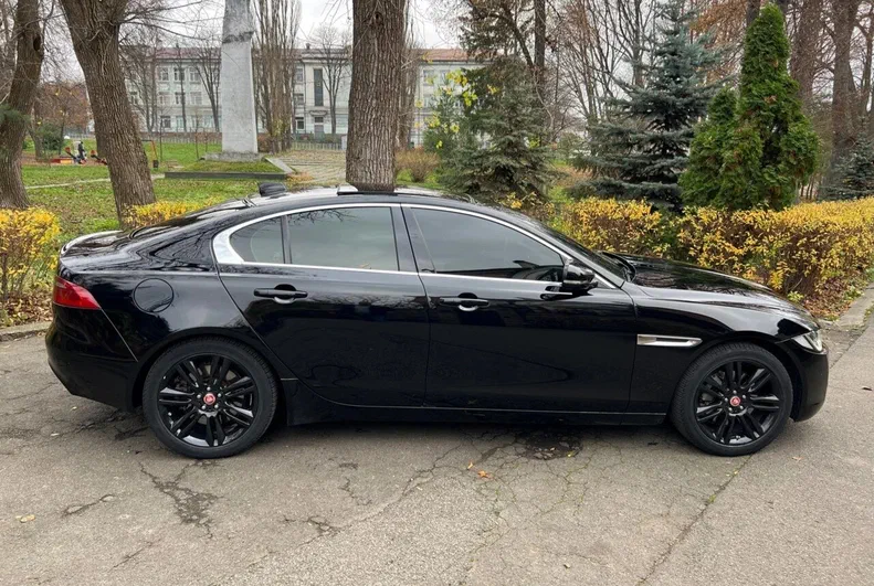 Jaguar XE 2019