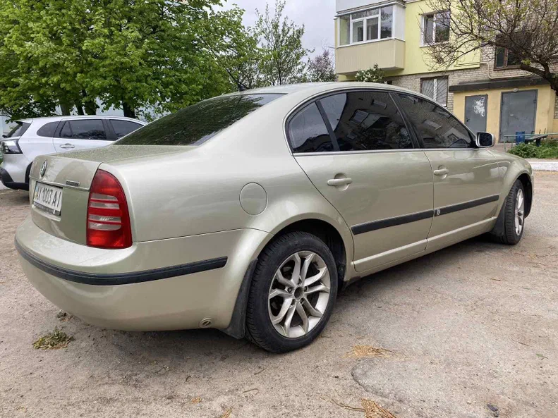 Skoda Superb 2004