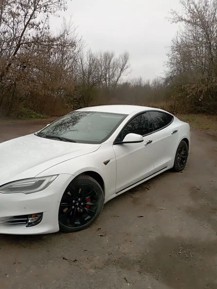 Tesla Model S 2016