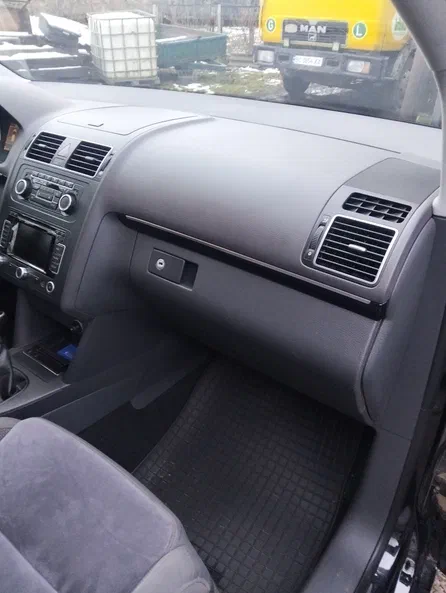 Volkswagen Touran 2011 - 8