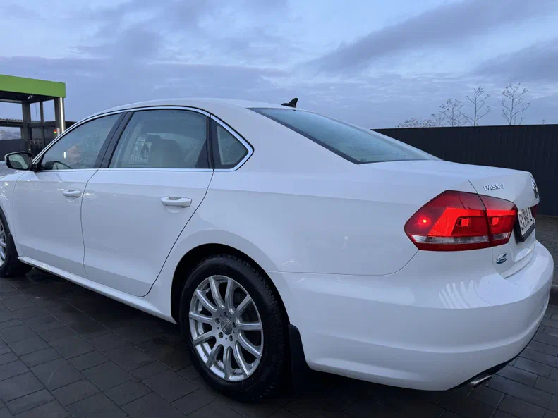 Volkswagen Passat 2015 - 18