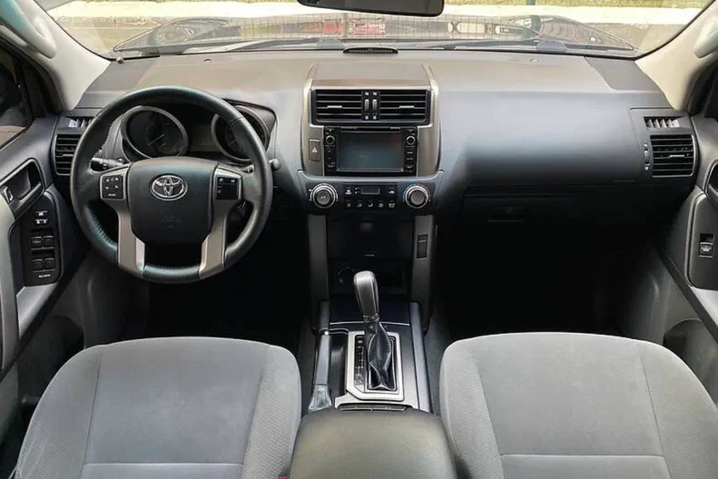Toyota Land Cruiser Prado 2013 - 26
