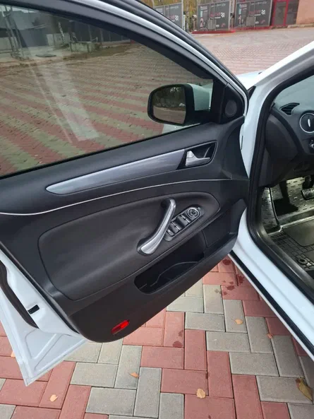 Ford Mondeo 2012 - 12