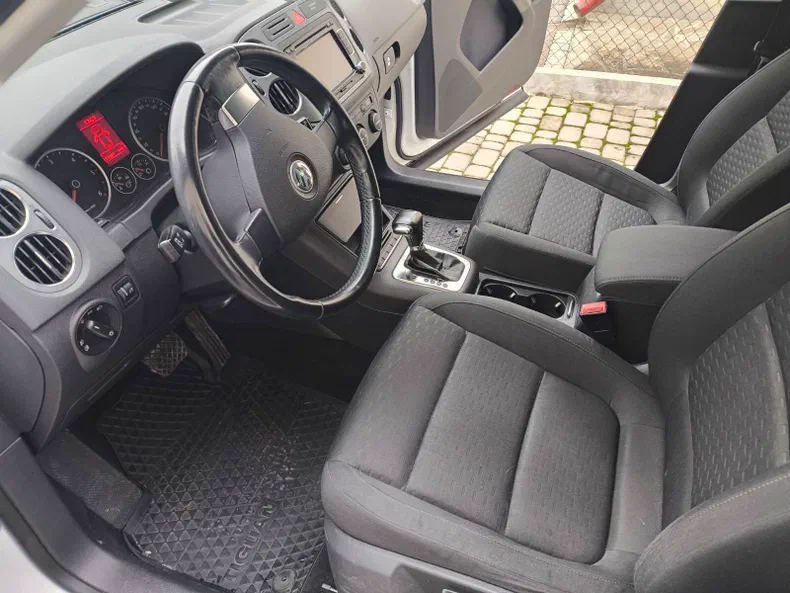 Volkswagen Tiguan 2008 - 9