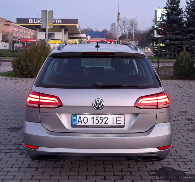 Volkswagen Golf 2019 - 9
