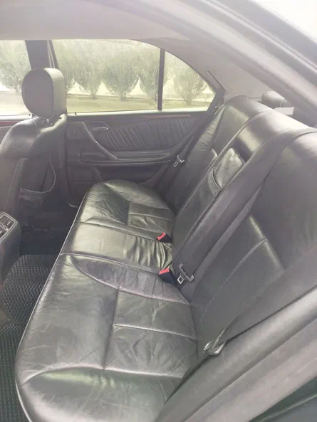 Mercedes-Benz E-Клас 2002 - 9