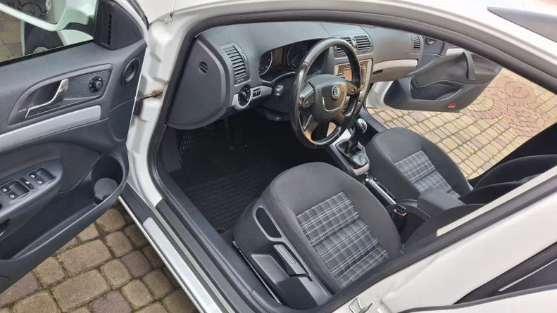 Skoda Octavia 2012 - 10