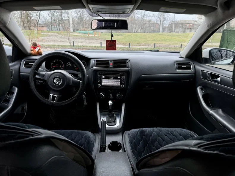 Volkswagen Jetta 2011