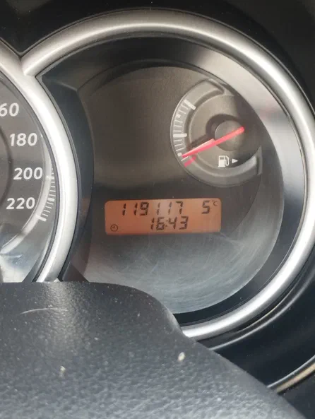 Nissan Tiida 2010 - 5