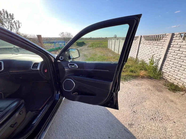 Jeep Grand Cherokee 2017 - 8