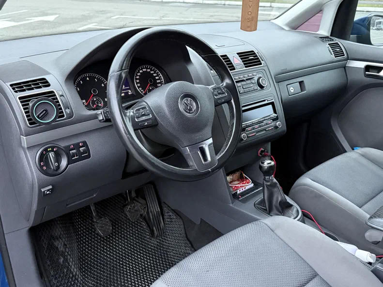 Volkswagen Touran 2012 - 20