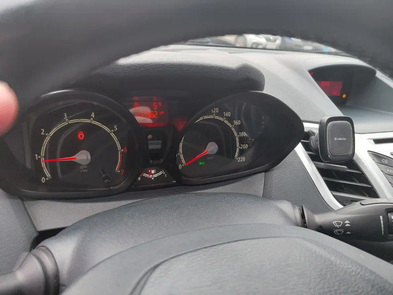 Ford Fiesta 2012 - 5