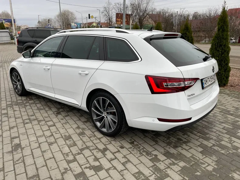 Skoda Superb 2018 - 12