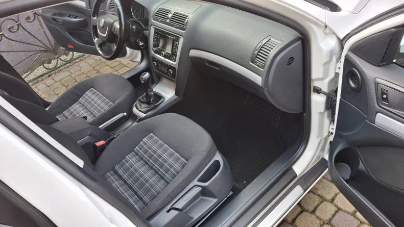 Skoda Octavia 2012 - 11