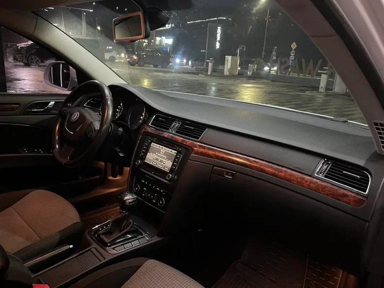 Skoda Superb 2010 - 25