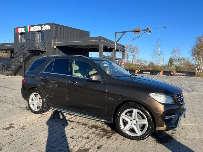 Mercedes-Benz M-Клас 2012 - 10