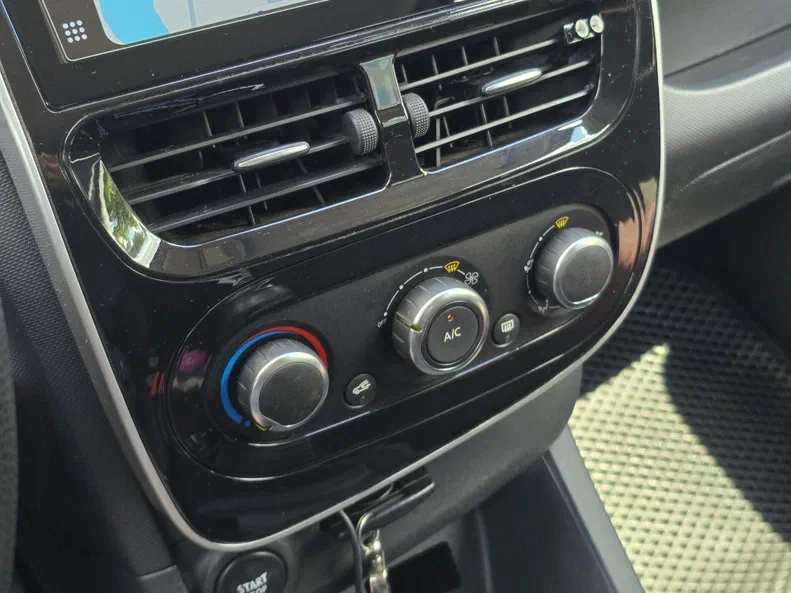 Renault Clio 2015 - 8