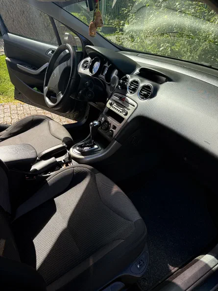 Peugeot 308 2008 - 5