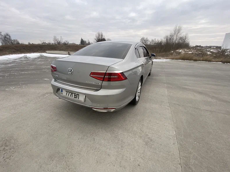 Volkswagen Passat 2016 - 14