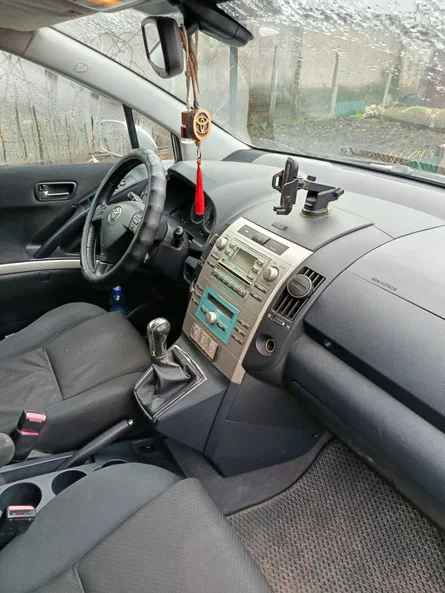 Toyota Corolla Verso 2005