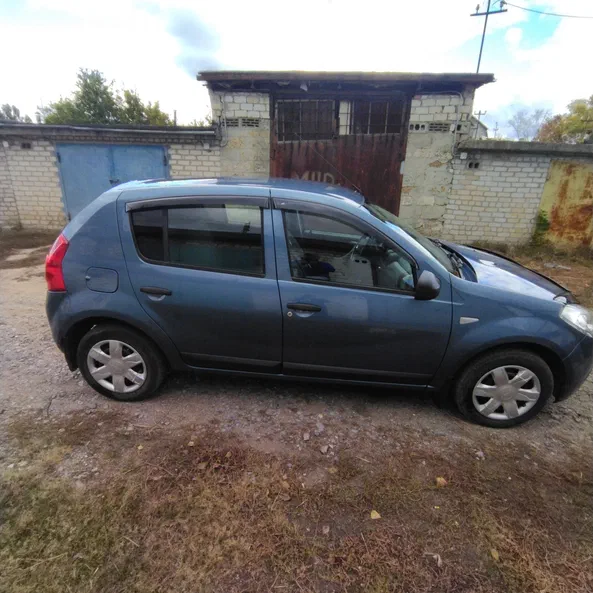 Dacia Sandero 2011