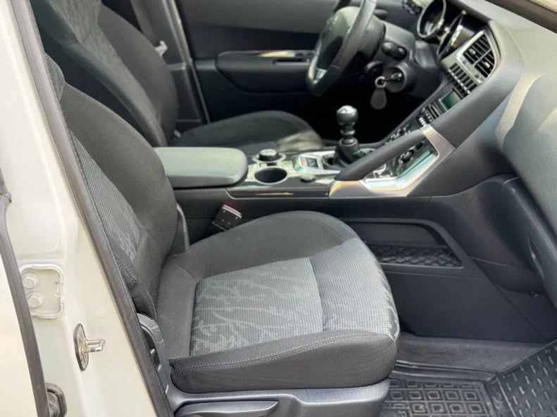 Peugeot 3008 2011 - 21