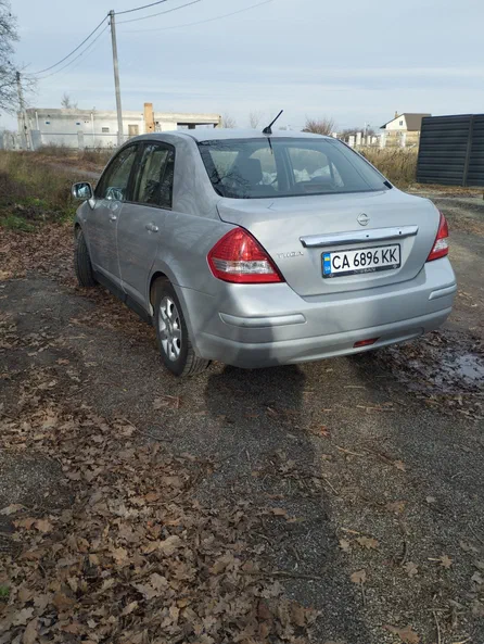 Nissan Tiida 2010
