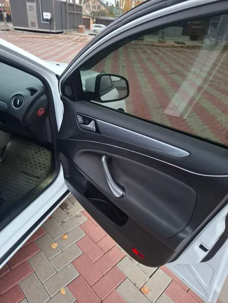 Ford Mondeo 2012 - 5