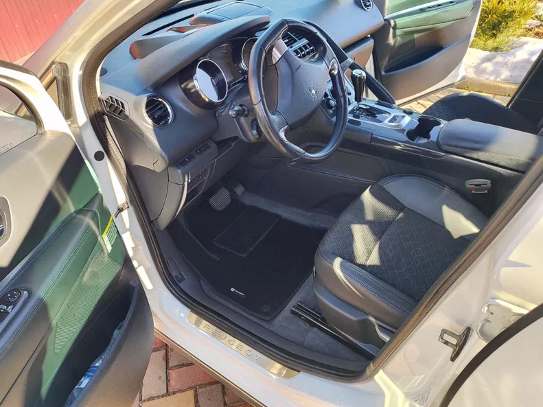 Peugeot 3008 2015 - 2