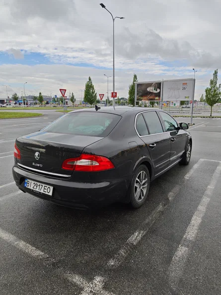 Skoda Superb 2010 - 4