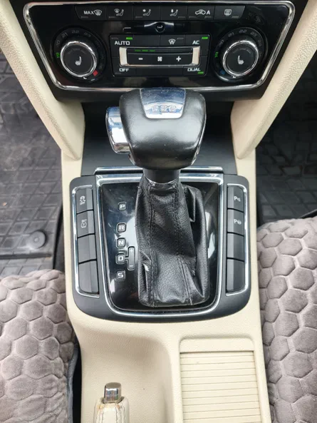 Skoda Superb 2010 - 10