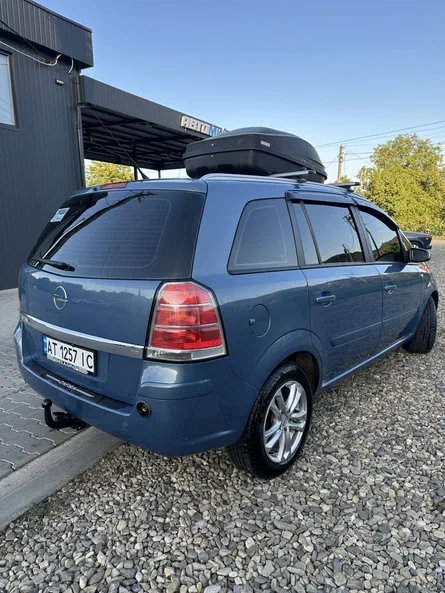 Opel Zafira 2007 - 11