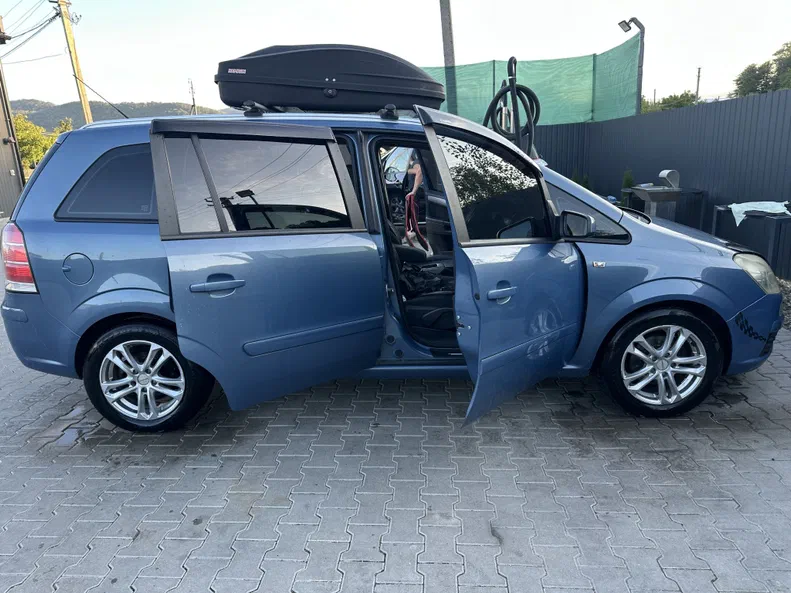 Opel Zafira 2007 - 4