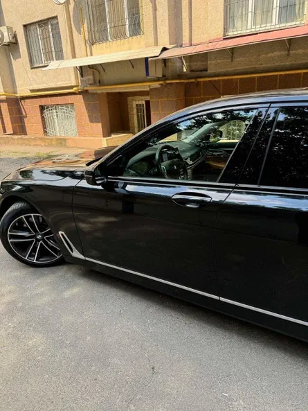 BMW 7 серія 2018 - 2