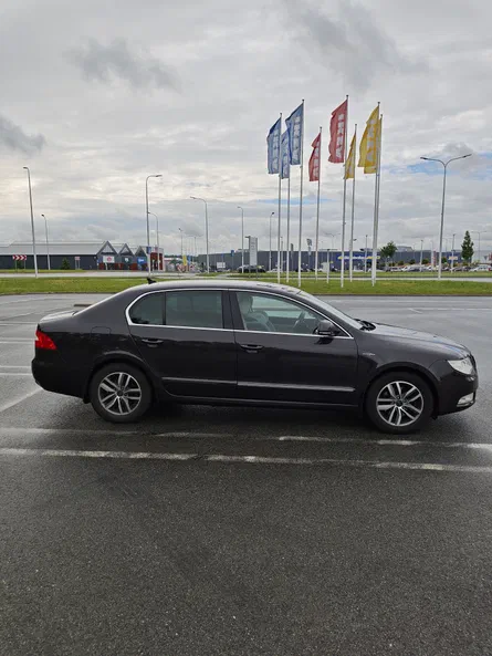Skoda Superb 2010 - 9