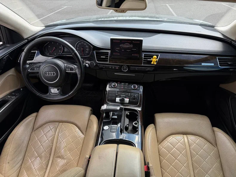 Audi A8 2012 - 10