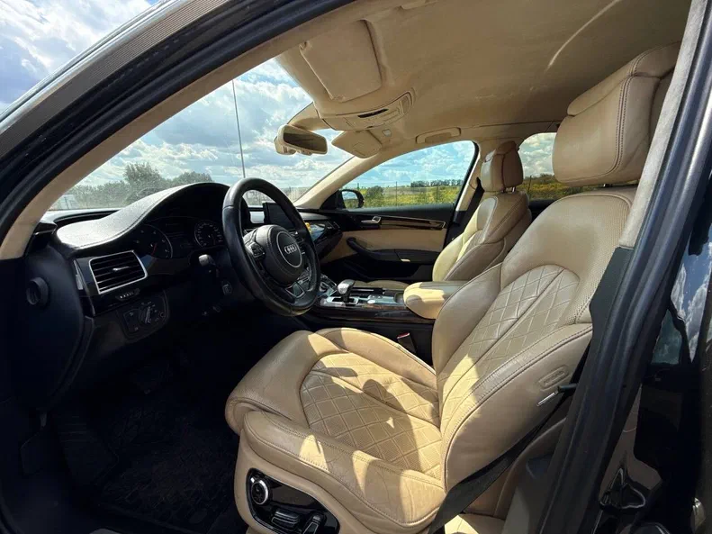 Audi A8 2012 - 11