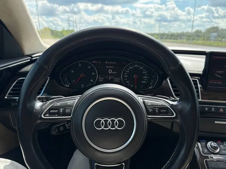 Audi A8 2012 - 12