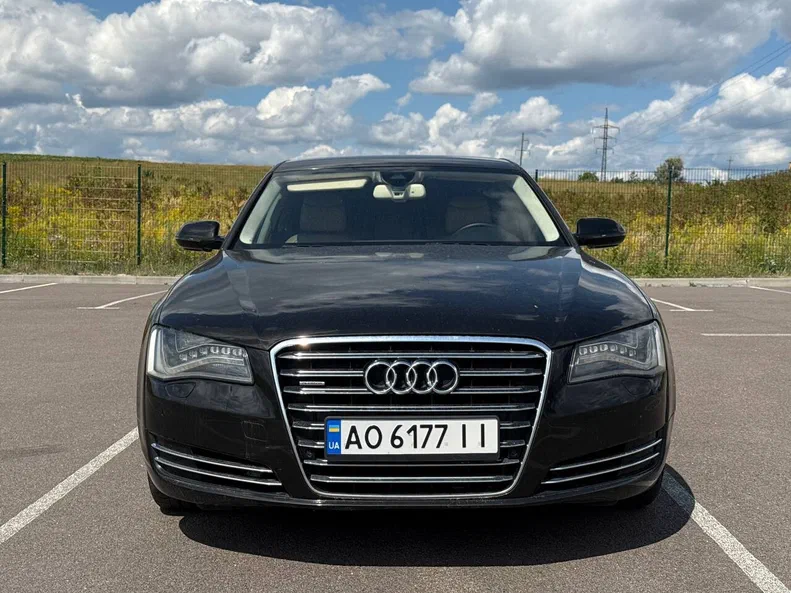 Audi A8 2012 - 1