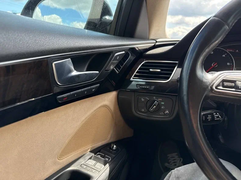 Audi A8 2012 - 13