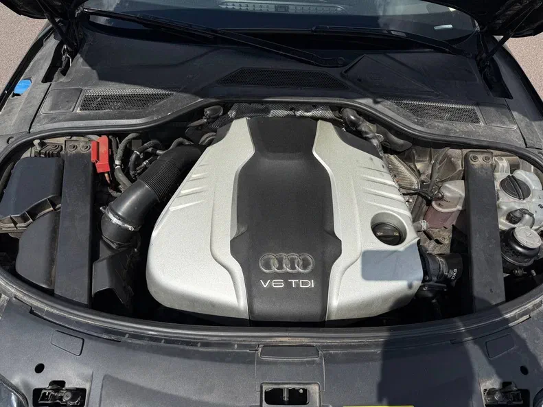 Audi A8 2012 - 15