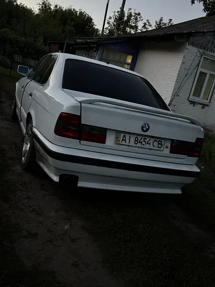 BMW 5 серія 1987 - 2