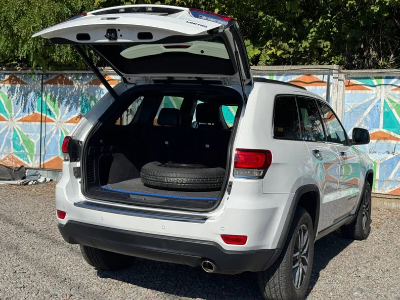 Jeep Grand Cherokee 2020 - 11