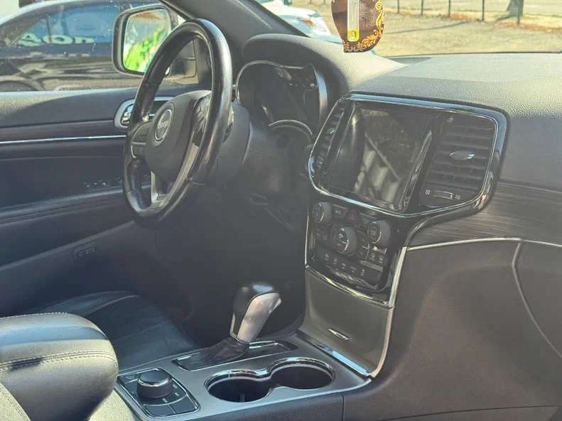 Jeep Grand Cherokee 2020 - 13