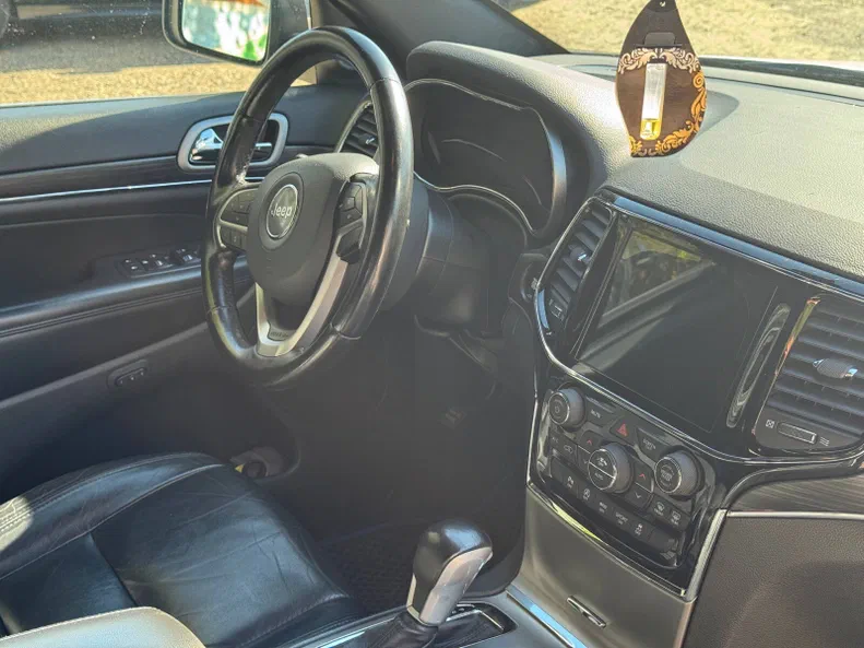 Jeep Grand Cherokee 2020 - 15