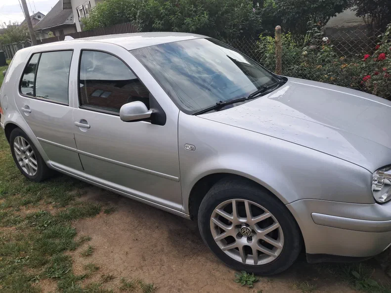 Volkswagen Golf 2003 - 1