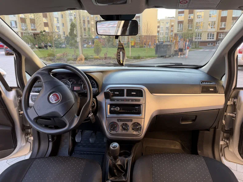 Fiat Punto 2012 - 10