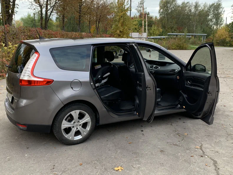 Renault Scenic 2012 - 5