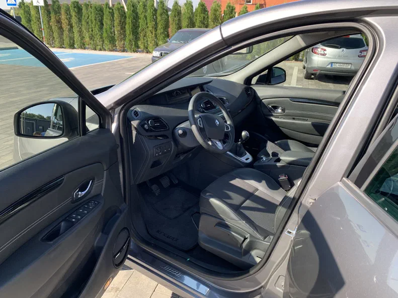 Renault Scenic 2012 - 8